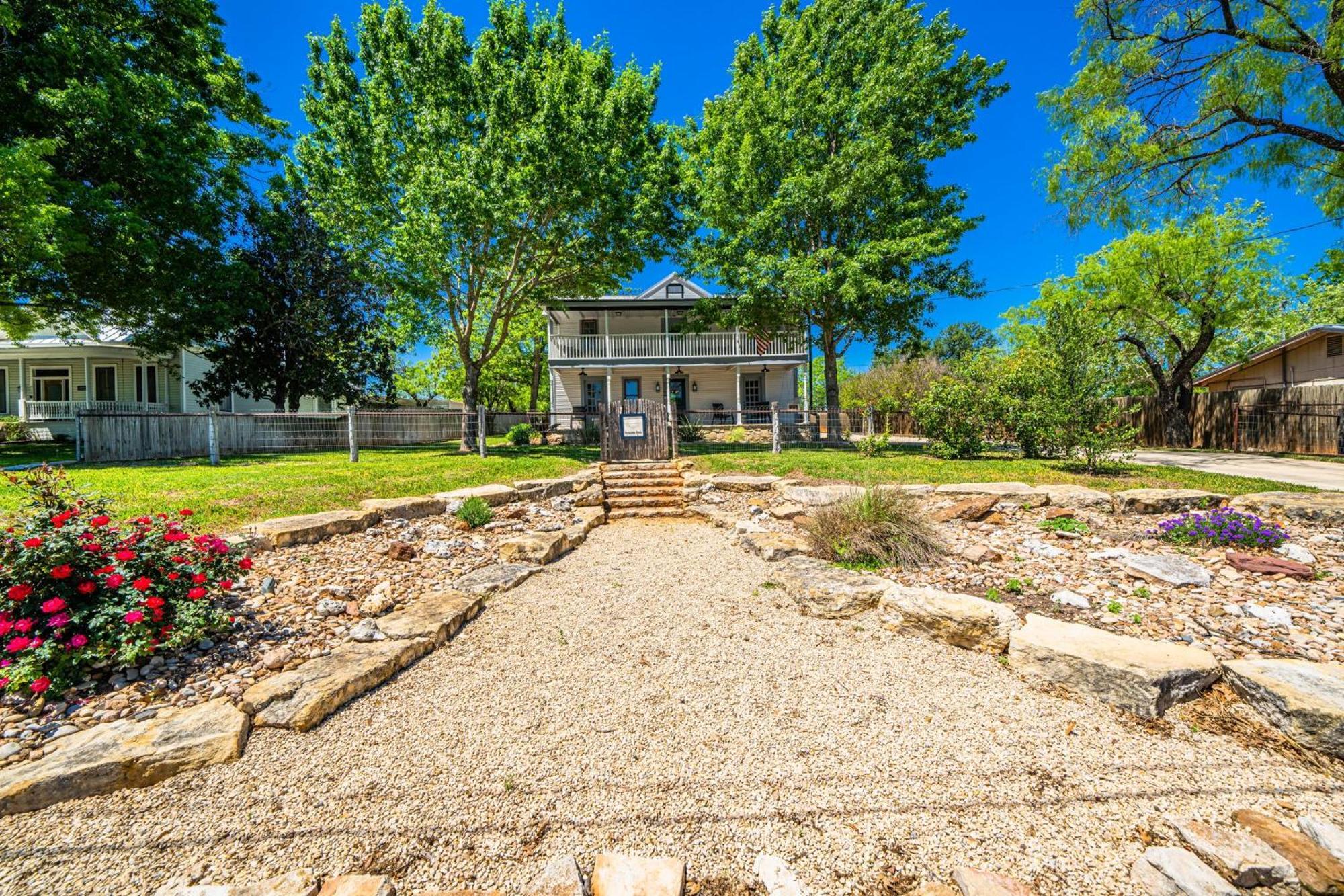 Katarina Haus - Hot Tub & Fire Pit Villa Fredericksburg Exterior photo