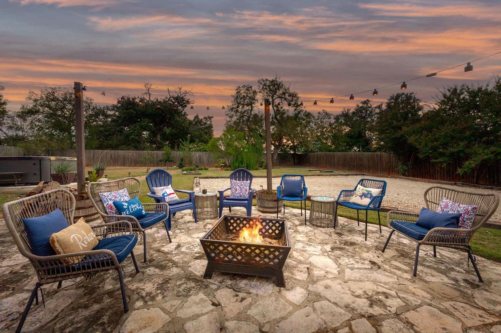 Katarina Haus - Hot Tub & Fire Pit Villa Fredericksburg Exterior photo